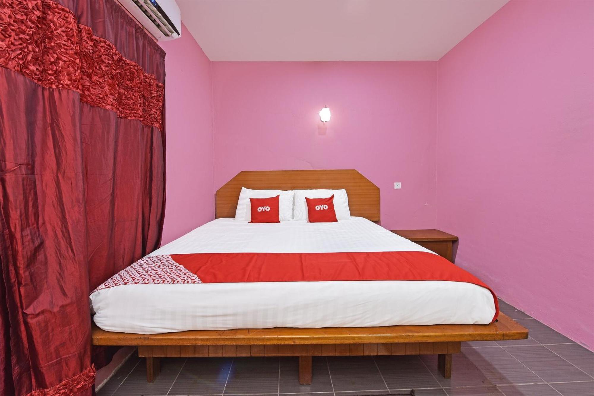 Oyo 90561 Awan Biru Motel Pantai Cenang  Esterno foto