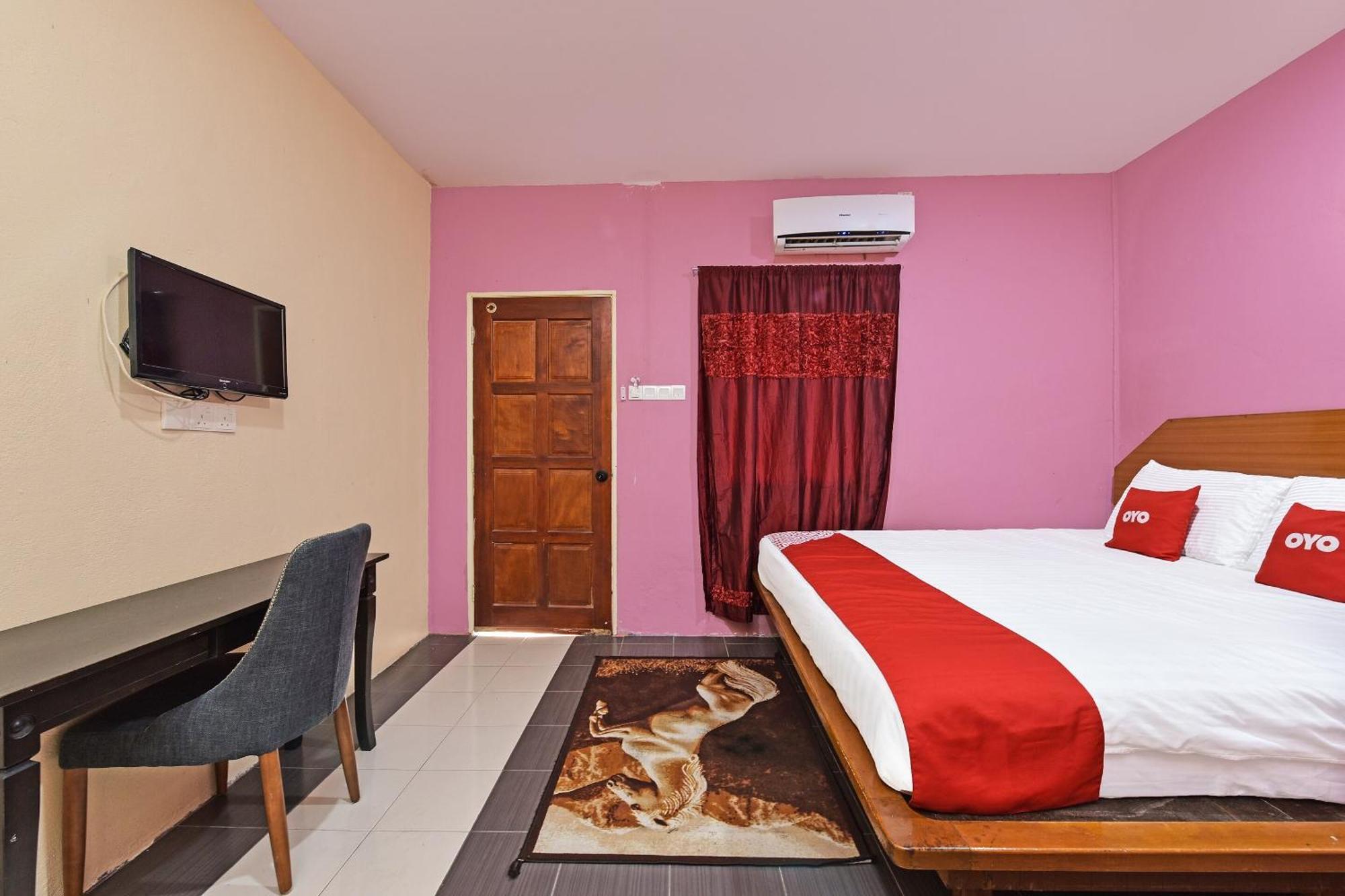 Oyo 90561 Awan Biru Motel Pantai Cenang  Esterno foto