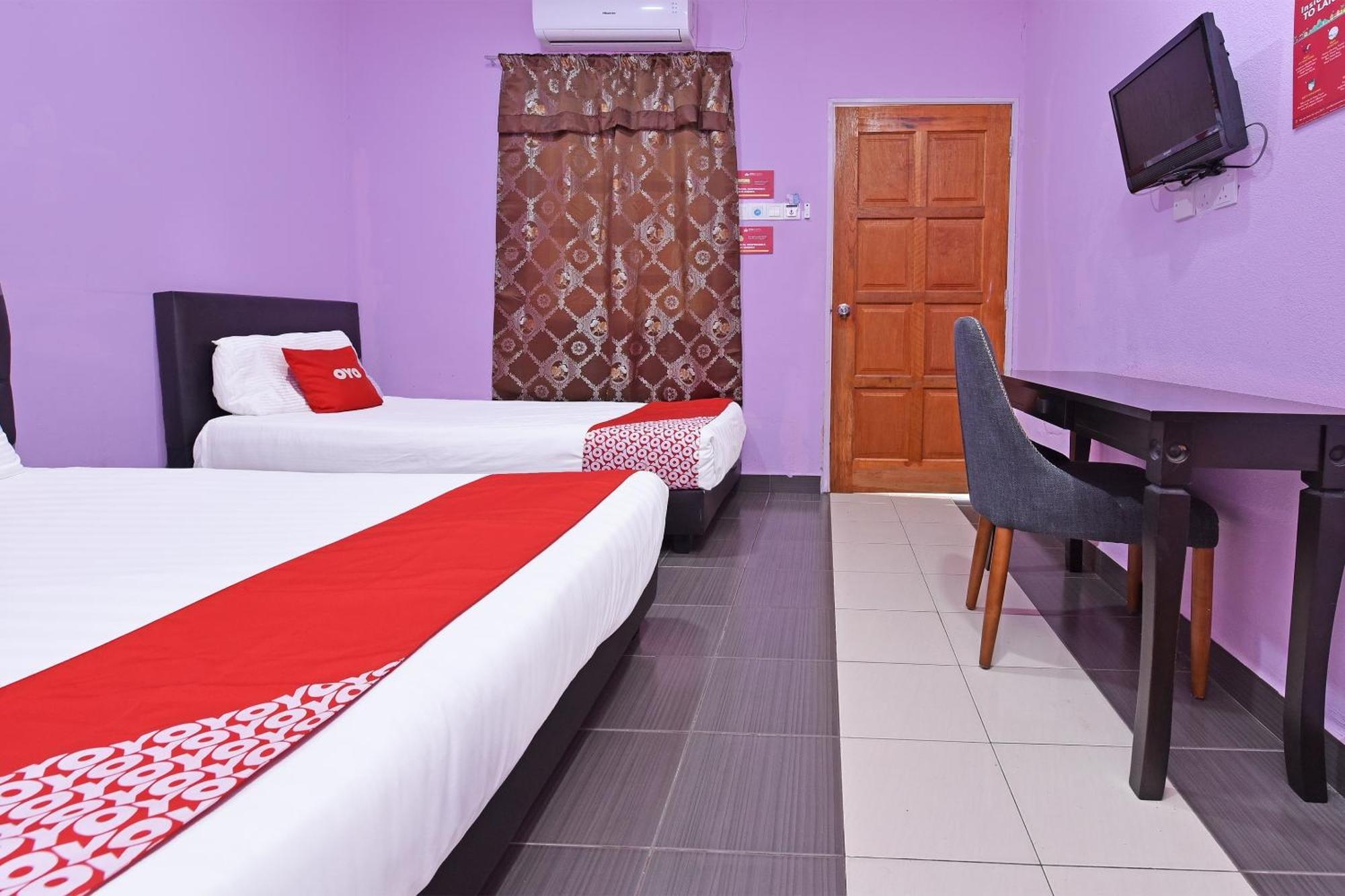 Oyo 90561 Awan Biru Motel Pantai Cenang  Esterno foto
